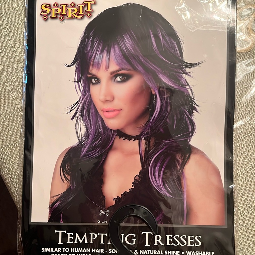 Halloween Purple and black wig